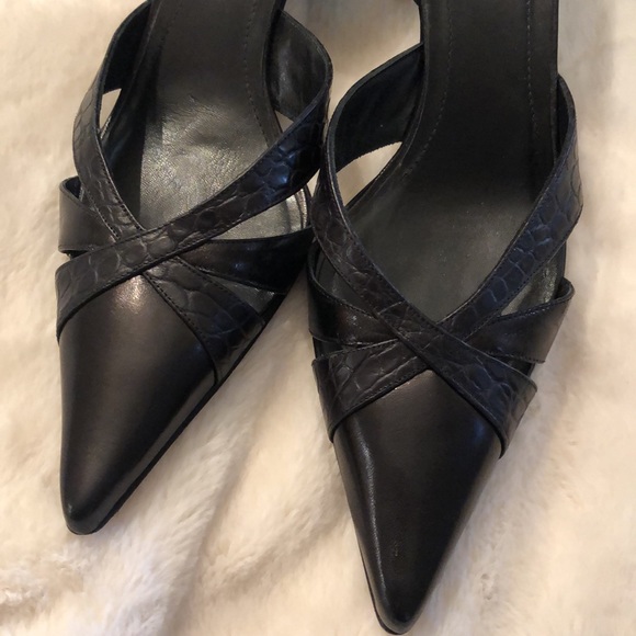 BANANA REPUBLIC BLACK LEATHER PUMPS 👠 - Picture 3 of 13